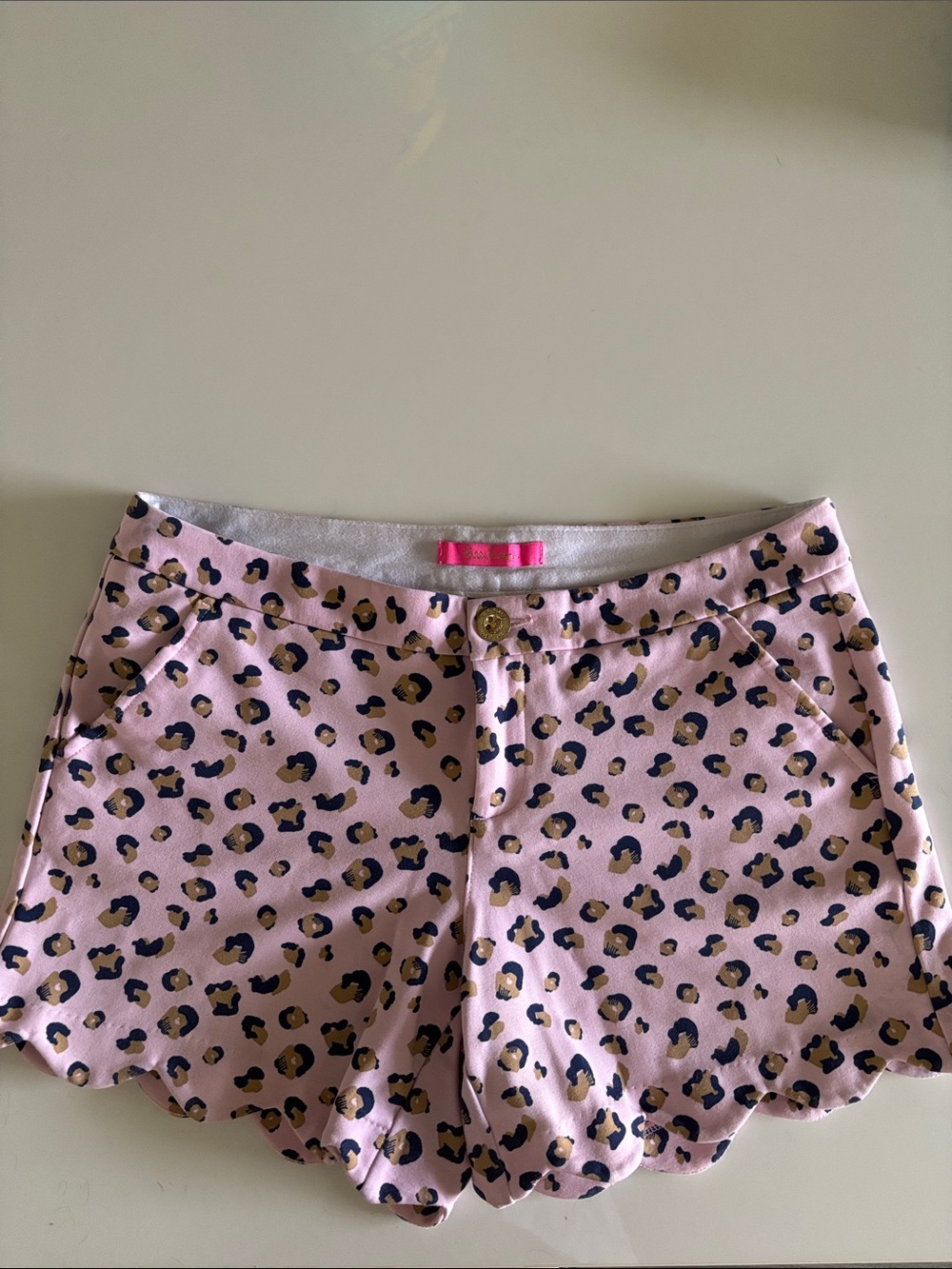 Lilly Pulitzer pink cheetah leopard print scallop Shorts 8